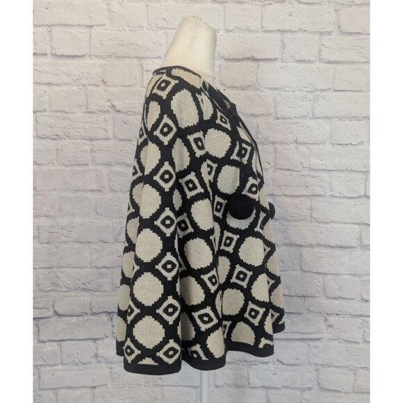 L.A.M.B Gwen Stefani Black & Cream Geometric WOOL poncho Size Medium - Picture 5 of 12